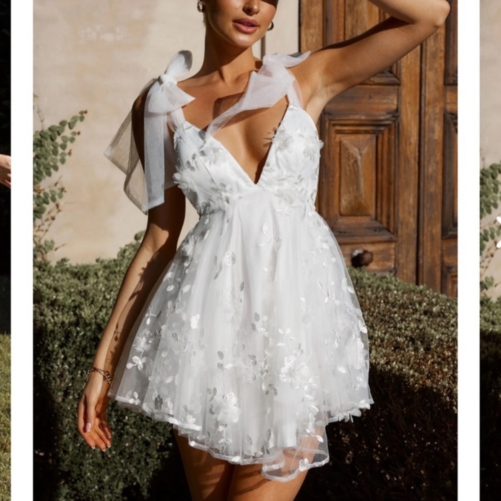CHANTILLY TIED SHOULDER MINI DRESS WHITE size M